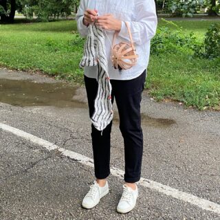 Throwback to #worldwildknitinpublicday
The weather was changing constantly but this couldn’t stop me😎
Do you crochet in public?
.
.
.
#instacrochet #hækle #häkeln #hekle #virkkaus #makersgonnamake #ganchillo #crocheteveryday #crochet  #hakenisleuk #sustainablefashion #byanad #moderncrochet #crochetdesigner #enjoythesmallthings #happycreativelife #crochetersofinstagram #crochetcommnity #craftsposure #easycrochet #craftastherapy #yarnporn #crochetinspo #crochetfun #crochetsweater #crochetwip #selfcare #weekendcraft #crochetinpublic