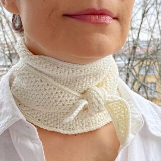 Because it’s this time of the year 🎁 Get cozy and take advantage on our SALE 40% off all patterns on Ravelry code THANKS23 
https://www.ravelry.com/designers/ana-d
and Etsy (no coupon needed)
https://www.etsy.com/shop/AnaDdesign
.
Pattern: Chill out scarf
.
.
.
#instacrochet #hækle #häkeln #hekle #imademyclothes #virkkaus #simplelife #makersgonnamake #crocheteveryday #quiteluxury #hakenisleuk #sustainablefashion #byanad #crochetblanket #moderncrochet #crochetdesigner #enjoythesmallthings #chilloutscarf #crochetersofinstagram #crochetcommnity #crochetersoffheworld #craftsposure #crochetinspiration #beginnerscrochet  #smallbusunesssuport #crochet_relax #makerlove #ganchillo #unchinetto